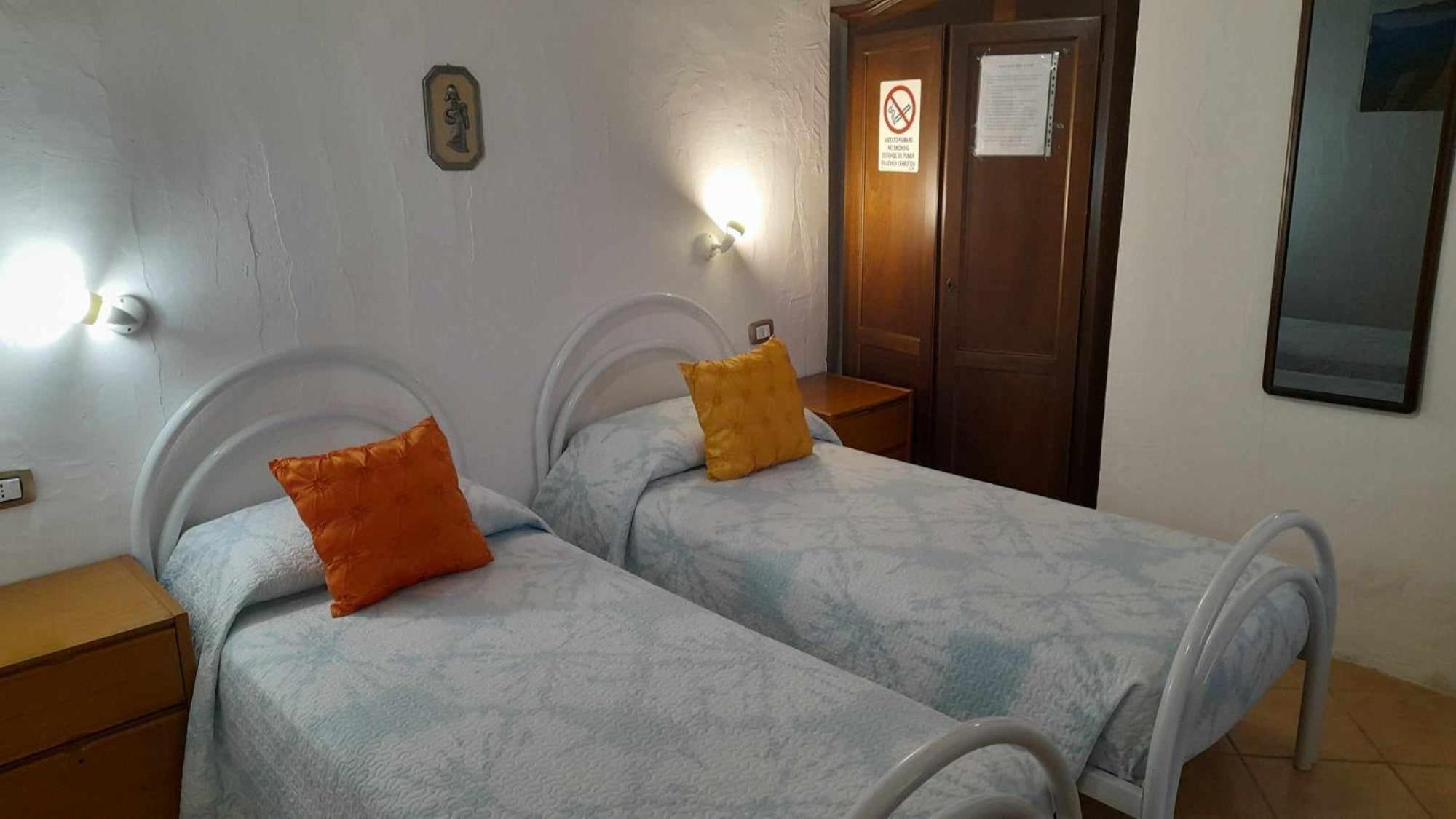 B&B Gli Archi Sinnai Ngoại thất bức ảnh